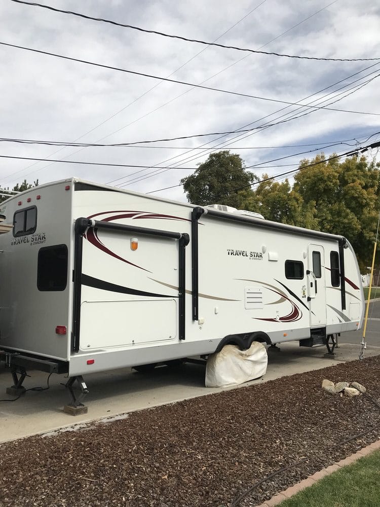 RV-Mobile-Detailing-Yucaipa-ca-2 RV Detailing - Mobile Detailing for RVs in the Yucaipa (Side View Cleaned)